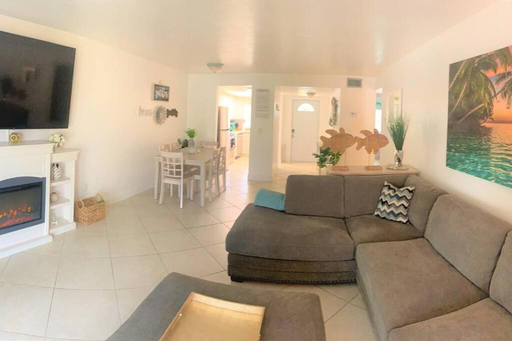 Bright And Beachy 2Bed 1Bath Home - Unit 210 Какао-Бич Экстерьер фото