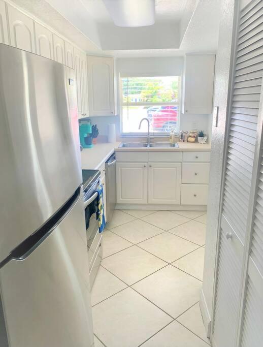 Bright And Beachy 2Bed 1Bath Home - Unit 210 Какао-Бич Экстерьер фото